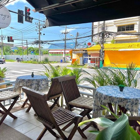 Enjoy'S Beach House & Cafe' Ban Karon Bagian luar foto