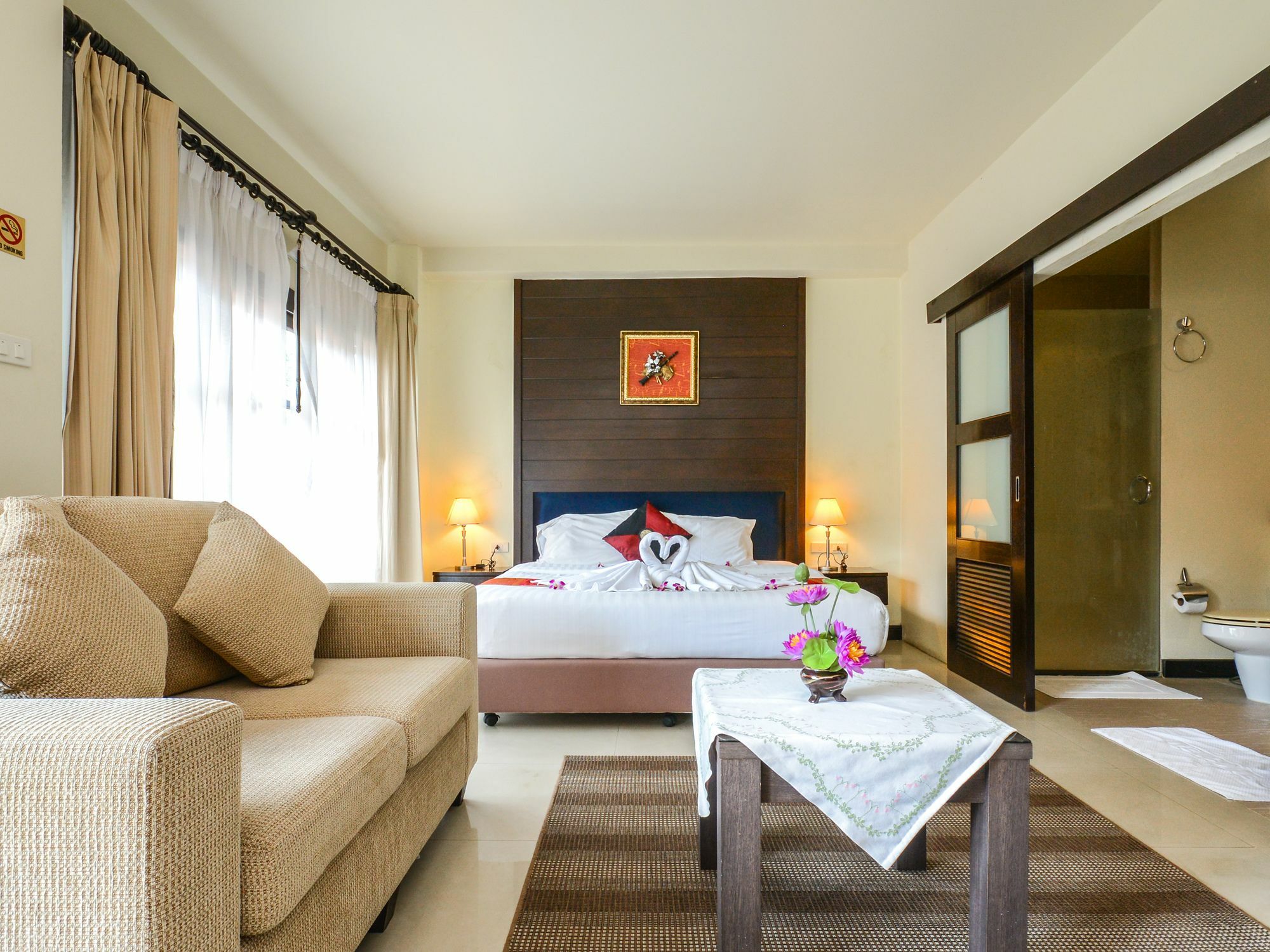 Enjoy'S Beach House & Cafe' Ban Karon Bagian luar foto