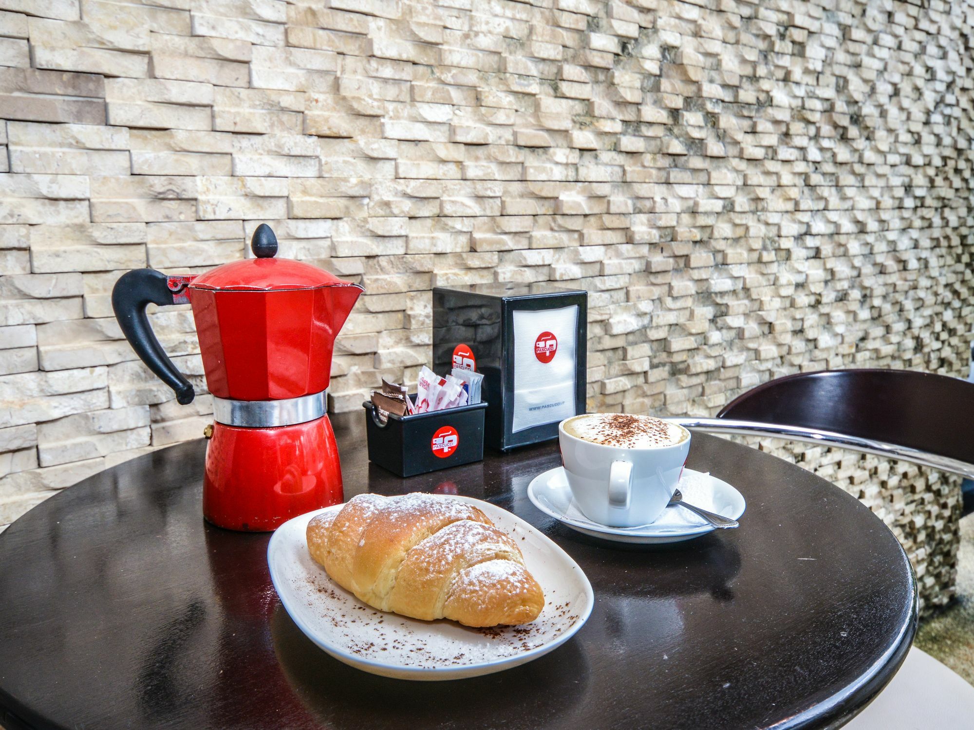 Enjoy'S Beach House & Cafe' Ban Karon Bagian luar foto