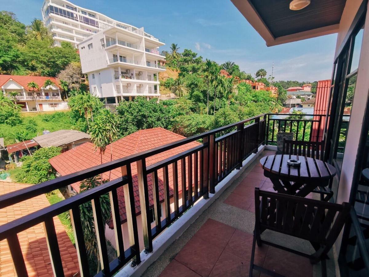 Enjoy'S Beach House & Cafe' Ban Karon Bagian luar foto